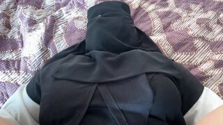 Syrian milf in hijab gets a load of jizz in her snatch