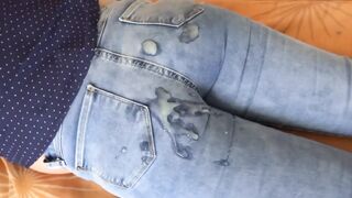 I finally managed to enjoy my pretty sister-in-law and I made her a sperm shot on her humongous booty with my jean on