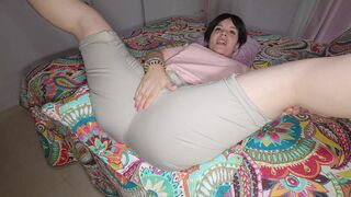 I fuck my chubby stepmom, sperm inside her humongous hairy vagina. Hairy vagina close up